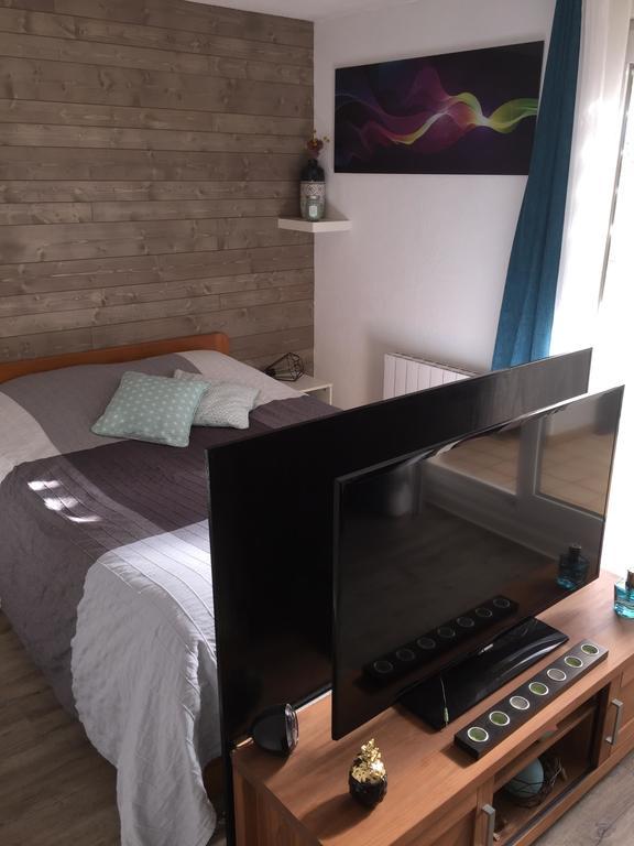1 Chambre, 1 P'Tit Dej', 1 Sourire Montpellier Luaran gambar